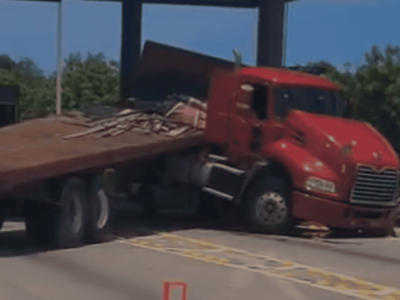 Se registra accidente entre patana y minibús en Autovía del Este