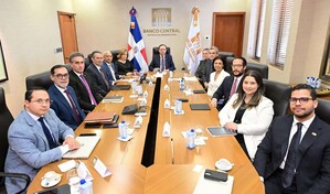 Valdez Albizu plantea mayor cooperaci&oacute;n con MasterCard frente a la ciberdelincuencia