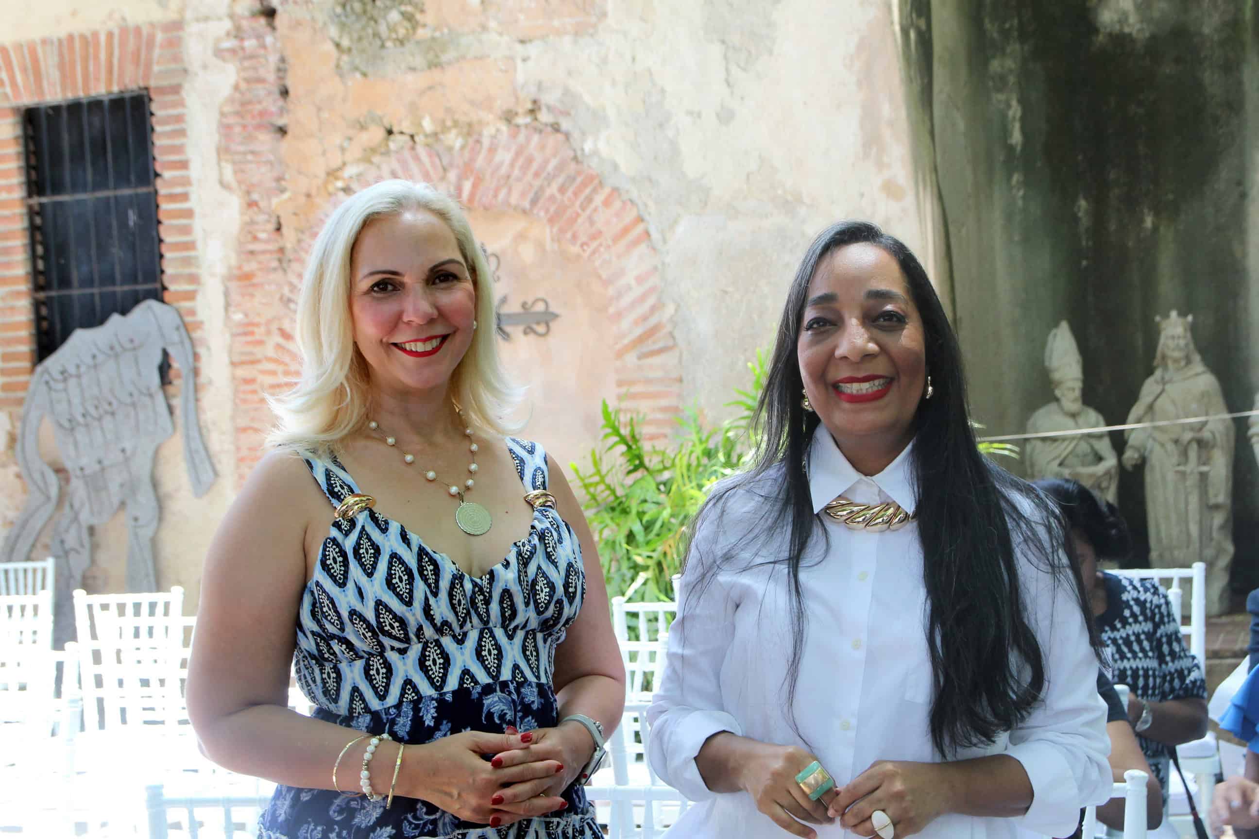 Leiko Ortiz y Nicole Senció.