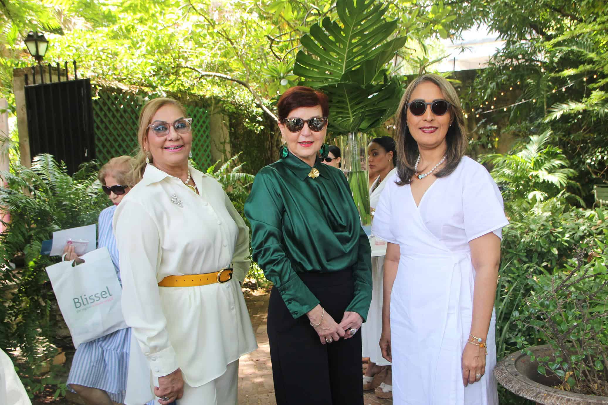 Angelita Navarro, Genald Senior y Karen Tamariz.