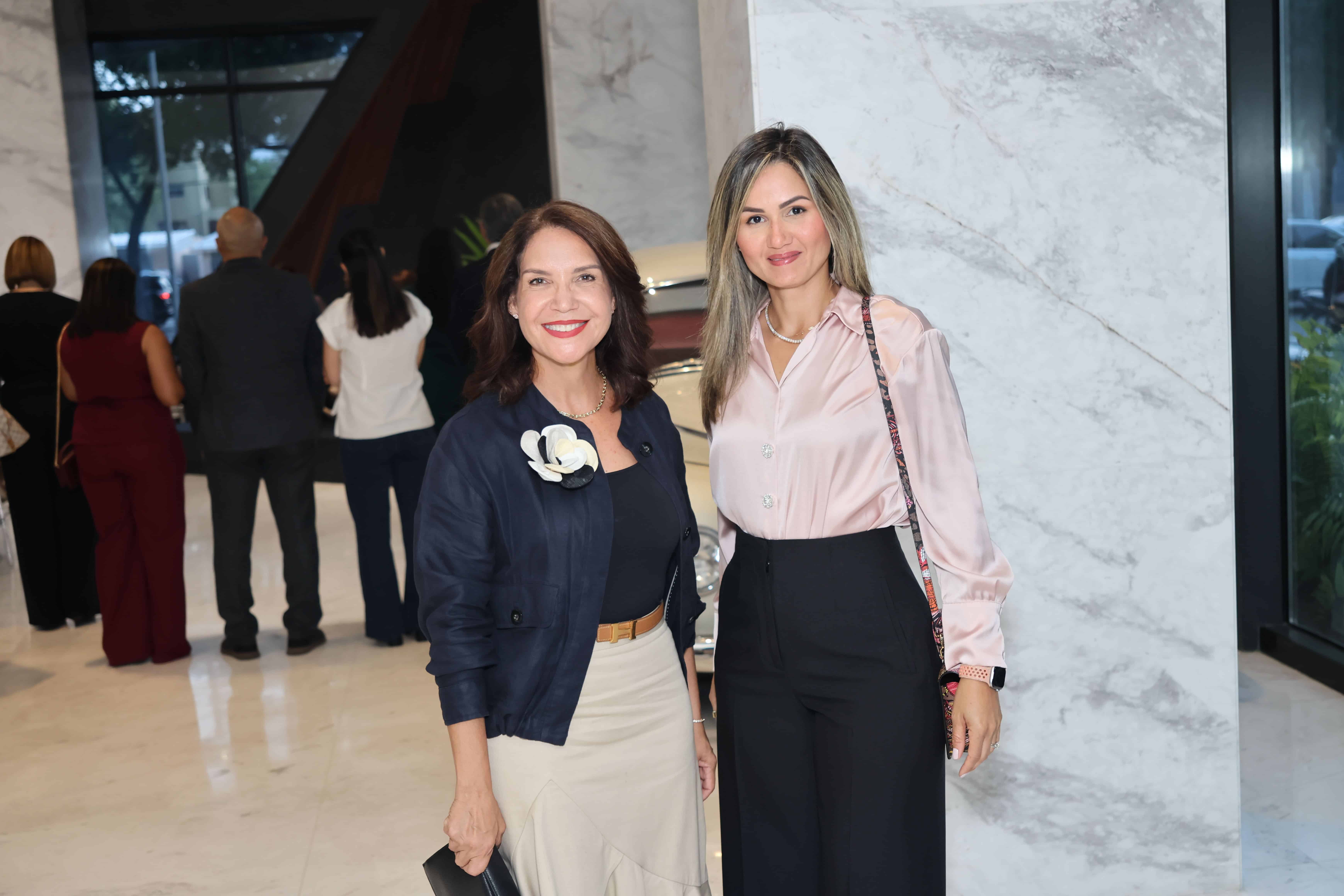 Aura Caraballo y Clara Soriano.
