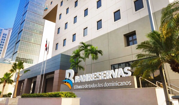 Banreservas recibe nuevamente la m&aacute;xima calificaci&oacute;n crediticia AAA.do de Moodys Local RD