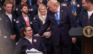 Trump recibe en la Casa Blanca a atletas ol&iacute;mpicos y paral&iacute;mpicos de invierno de EE. UU.