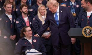 Trump recibe en la Casa Blanca a atletas ol&iacute;mpicos y paral&iacute;mpicos de invierno de EE. UU.