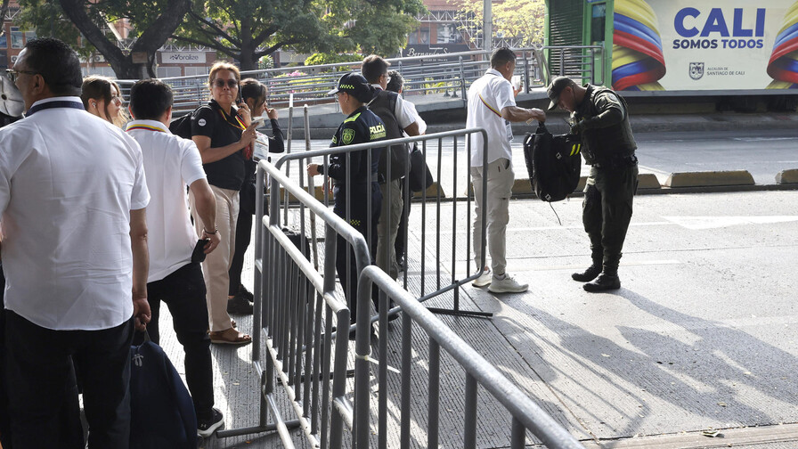 De la Espriella asume en Colombia como aliado de Trump en guerra contra el narco