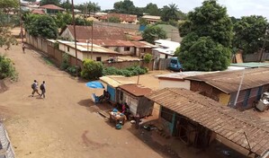 Migrantes de Honduras, Cuba y Ecuador acusan a EE. UU. de deportarlos a África por sorpresa