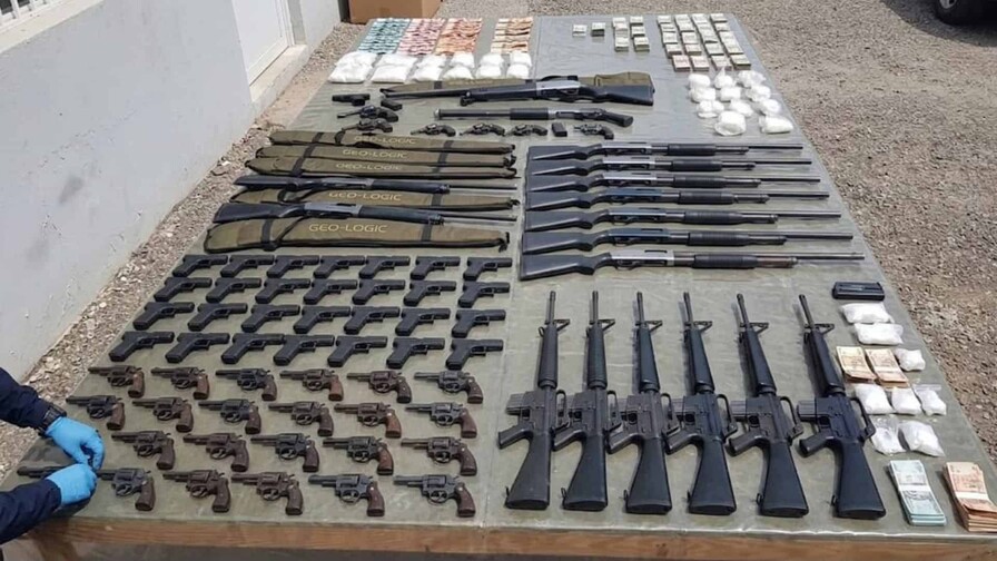 Ocupan arsenal de 109 armas de fuego durante operativos en Barahona y otras provincias Ocupan arsenal de 109 armas de fuego durante operativos en Barahona y otras provincias