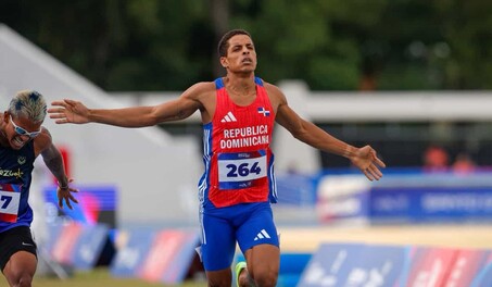 Ferdy Agramonte conquista el oro en los 800 metros y lleva a Dominicana a 33 preseas doradas
