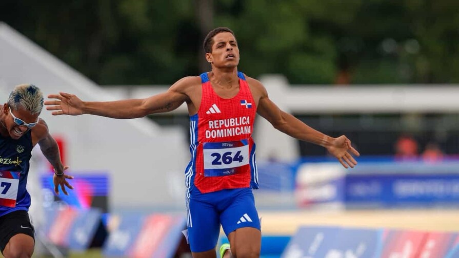 Ferdy Agramonte conquista el oro en los 800 metros y lleva a Dominicana a 33 preseas doradas Ferdy Agramonte conquista el oro en los 800 metros y lleva a Dominicana a 33 preseas doradas