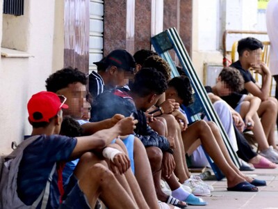 Cientos de menores deambulan por la ciudad de Ceuta