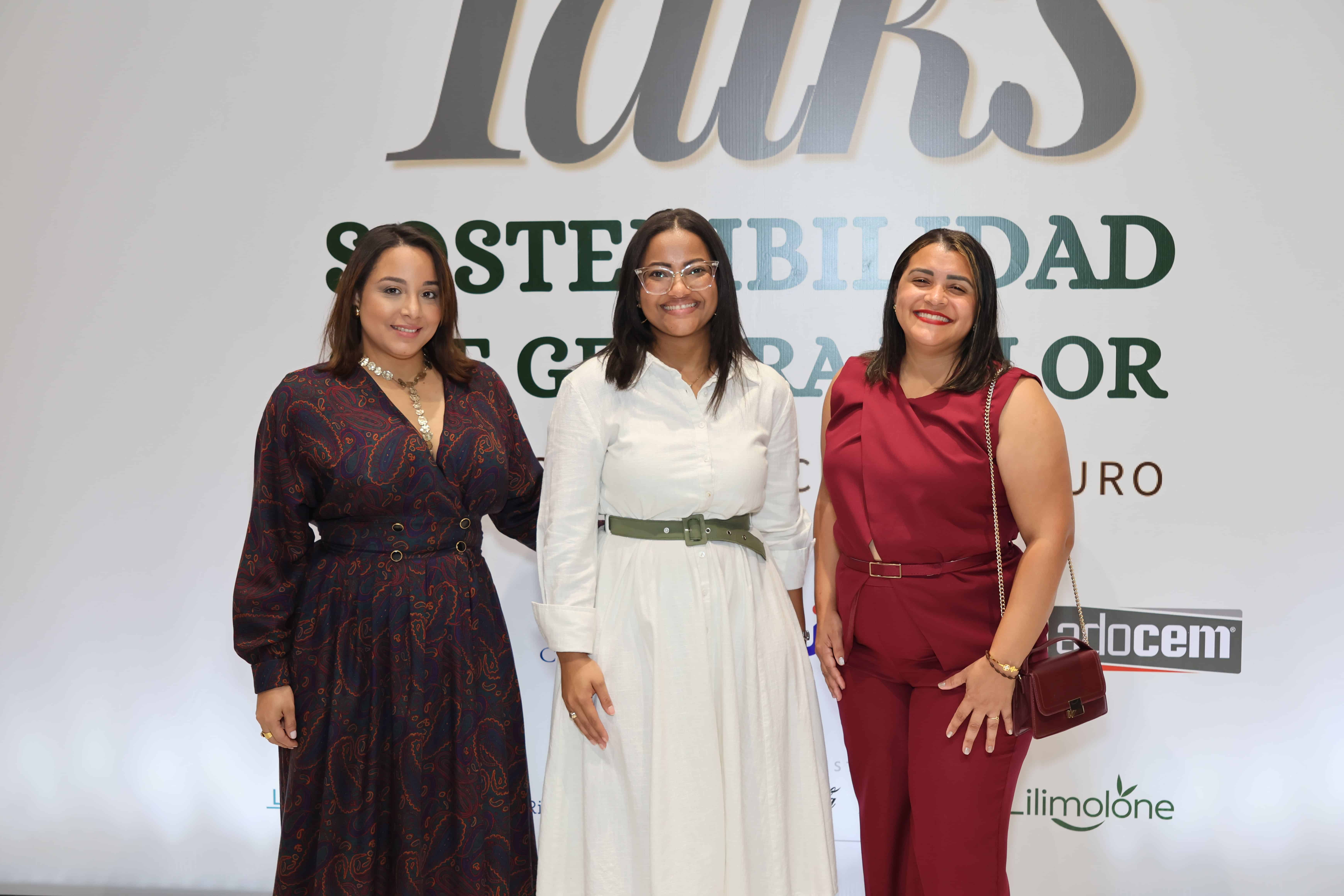Stephany Ortiz, Danielis Fermín e Ibelca Mencía.