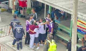 Un adolescente mata a sus abuelos y a cinco personas m&aacute;s en un colegio de Tailandia