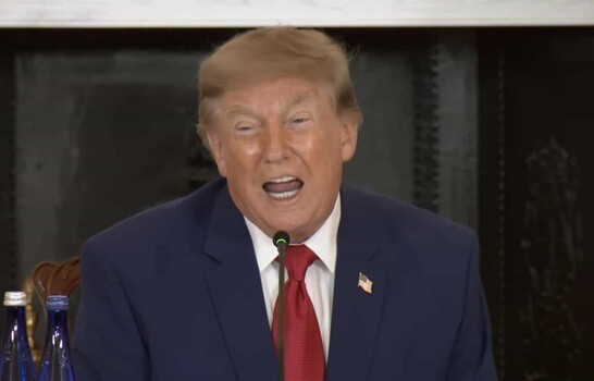 Trump emite nuevas recomendaciones sobre administraci&oacute;n de vacunas en EE. UU.