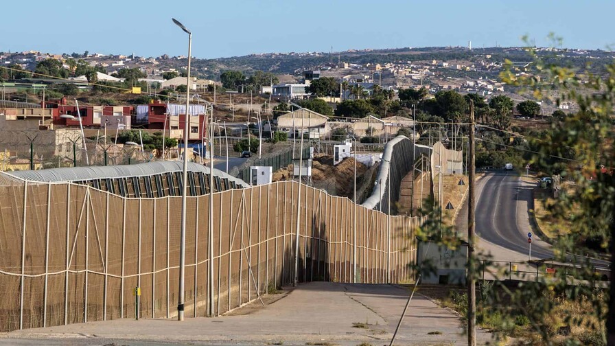 Bruselas insiste en que no han llegado migrantes a la Europa continental desde Ceuta