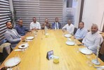 Alcalde de Verón aborda plan territorial con dirigentes de Fuerza del Pueblo Alcalde de Verón aborda plan territorial con dirigentes de Fuerza del Pueblo
