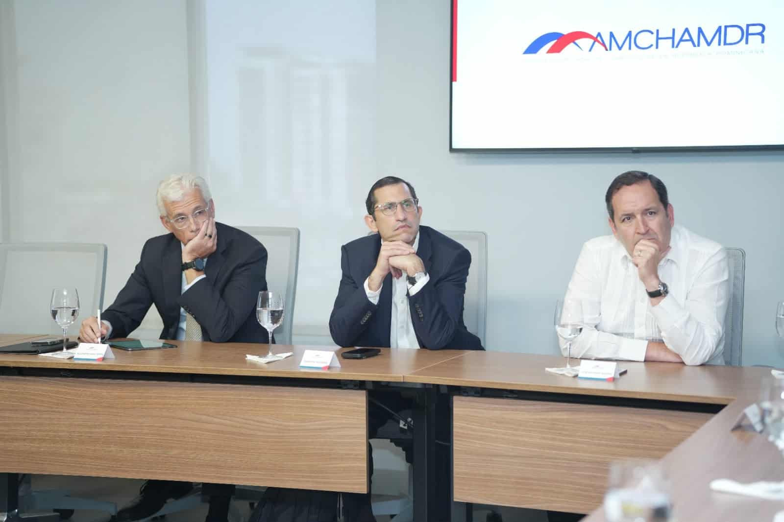 Encuentro organizado por la Cámara Americana de Comercio de la República Dominicana (Amchamdr).