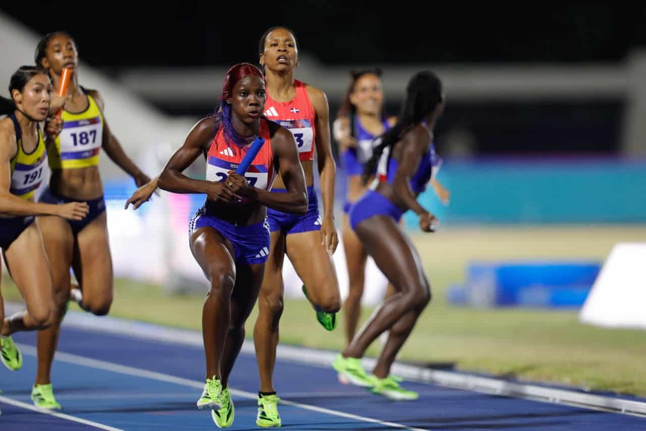 El relevo 4x400 femenino de Rep&uacute;blica Dominicana se alz&oacute; con el oro en los Centroamericanos.