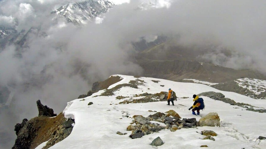 Aparecen los cuerpos de cinco alpinistas desaparecidos en Nepal el año pasado