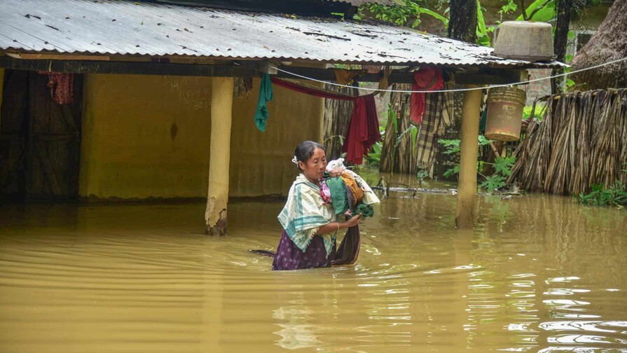 El monzón eleva a 136 los muertos en India en una semana bajo nuevas alertas por lluvias