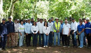 Ministerio de Energ&iacute;a y Minas realiza jornada de reforestaci&oacute;n y limpieza en Cotu&iacute;