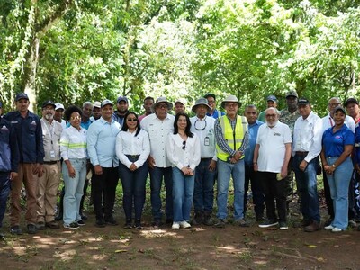 Ministerio de Energía y Minas reforesta en Cotuí