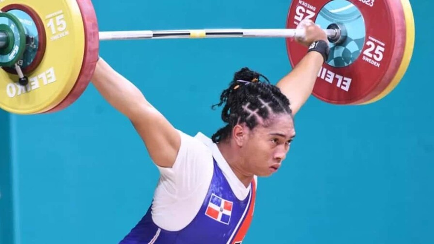 Yudelina Mejía encabeza una brillante jornada para las pesistas dominicanas