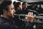 &Aacute;ngel Fern&aacute;ndez regresa a sus ra&iacute;ces con "La misma canci&oacute;n, Vol. 1"