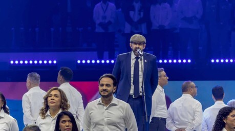 Con Juan Luis Guerra Santo Domingo pone fin a los Juegos Centroamericanos y del Caribe
