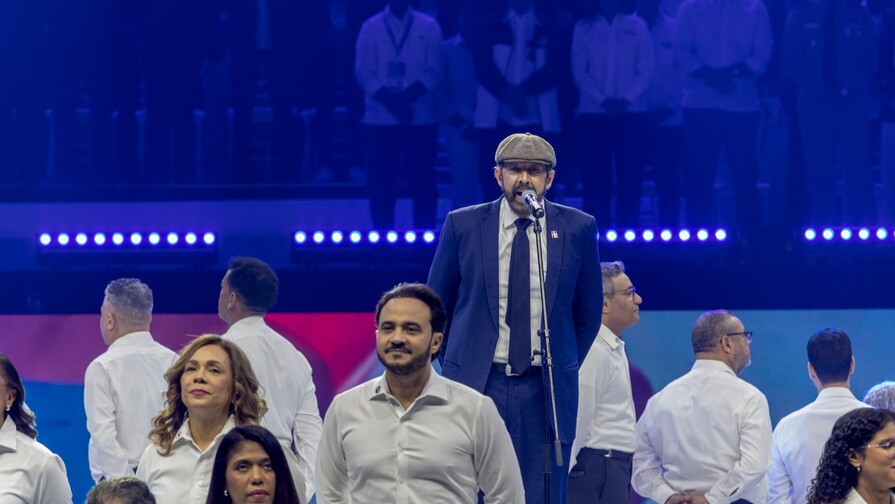 Con Juan Luis Guerra Santo Domingo pone fin a los Juegos Centroamericanos y del Caribe Con Juan Luis Guerra Santo Domingo pone fin a los Juegos Centroamericanos y del Caribe
