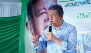 Leonel Fern&aacute;ndez suma al exalcalde de Castillo y dirigentes del PRM a la Fuerza del Pueblo