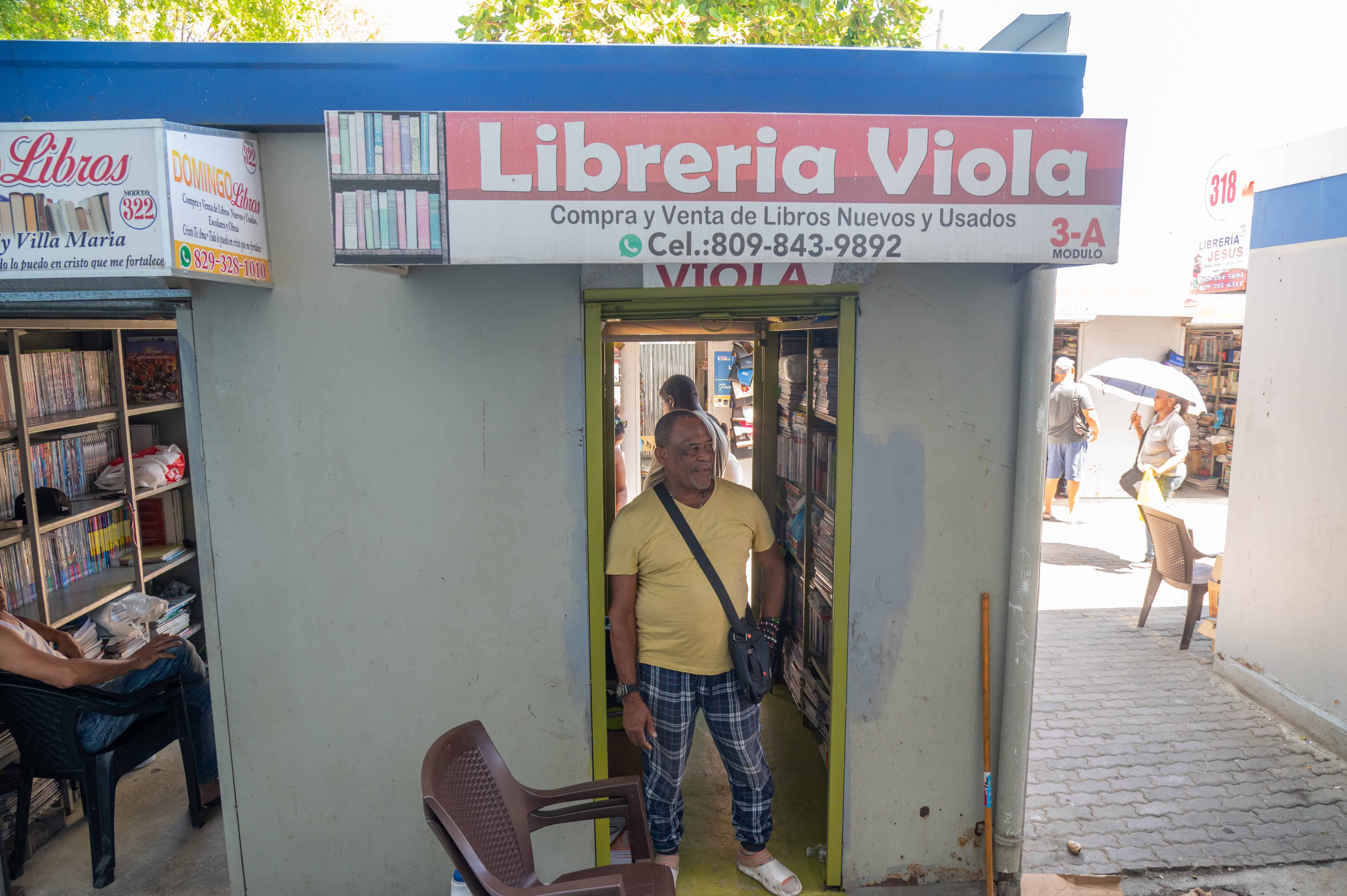 Bolívar Viola, propietario de Librería Viola