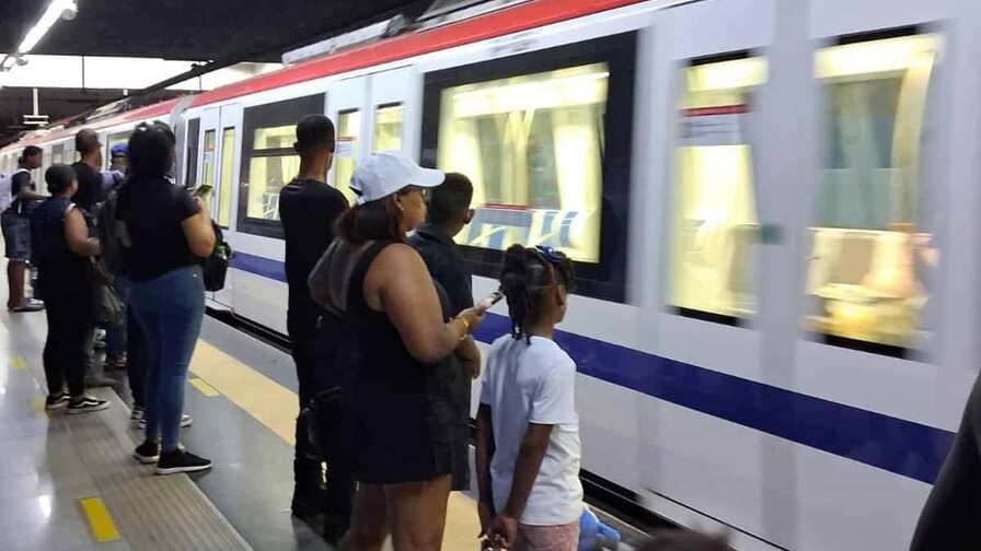 El metro de Los Alcarrizos transporta 13 mil pasajeros diarios El metro de Los Alcarrizos transporta 13 mil pasajeros diarios