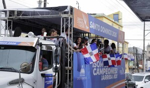 Entre banderas y m&uacute;sica, RD celebra con caravana sus 150 medallas en los Juegos Centroamericanos