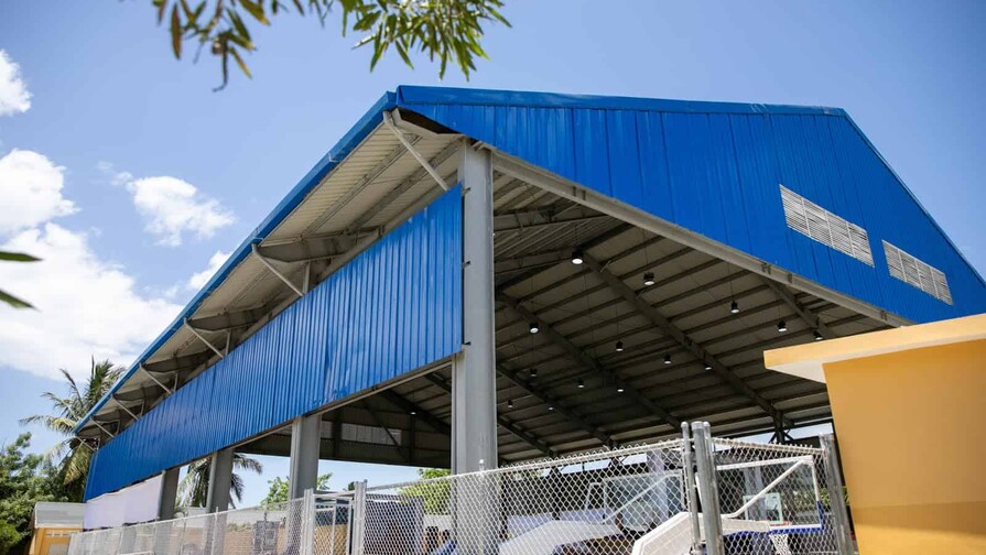 Gobierno entrega techado escolar en Azua que beneficiará a 349 estudiantes Gobierno entrega techado escolar en Azua que beneficiará a 349 estudiantes