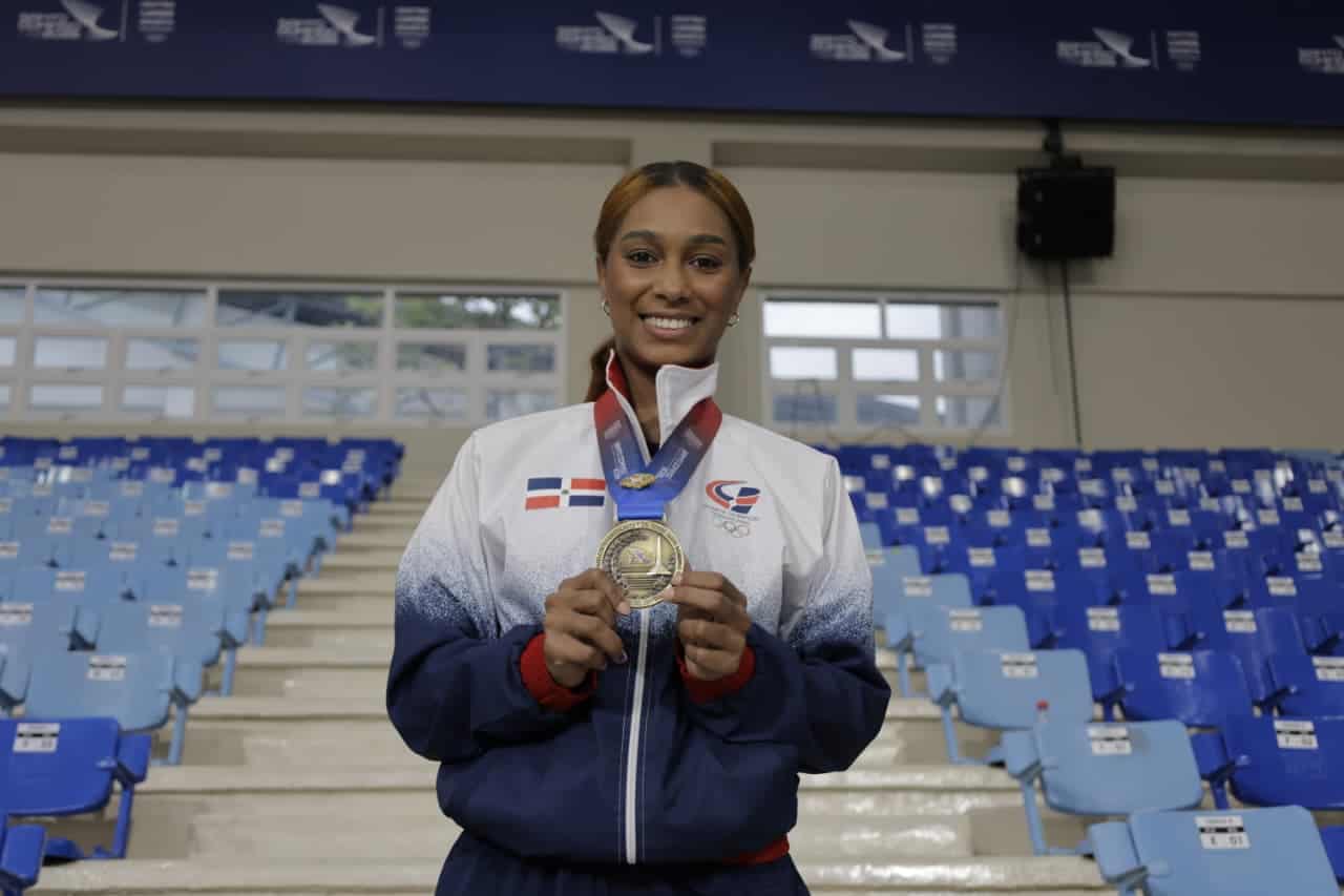 Thalia Terrero, oro en karate/Kumite -55Kg femenino.