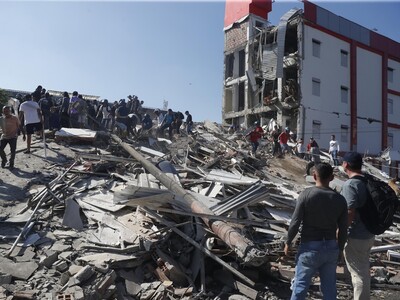 Al menos 20 edificios colapsados en Cali tras terremoto en Colombia