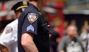 Dos generaciones de dominicanos hacen historia en la Policía de Nueva York