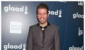 El bloguero Perez Hilton sigue grave y necesitar&aacute; cirug&iacute;a tras herirse durante un directo
