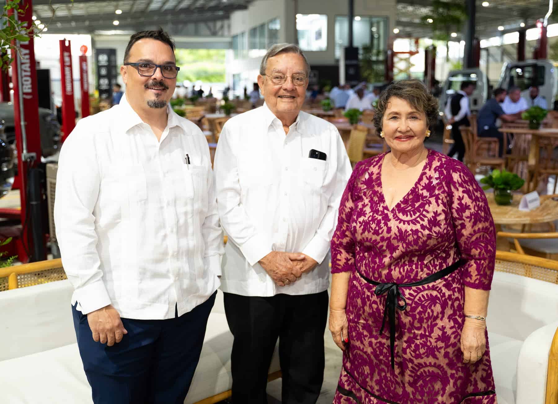 Carlos Villamil, Federico Villamil y Frida Pichardo de Villamil.