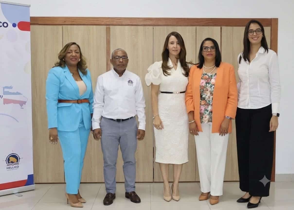 Irene Morillo, Juan Carlos Hern&aacute;ndez,Miriam Batista, Marcell Silverioy Mariel Vargas.