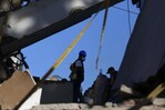 Las primeras luces del día revelan la magnitud de la devastación del terremoto en Cali Las primeras luces del día revelan la magnitud de la devastación del terremoto en Cali