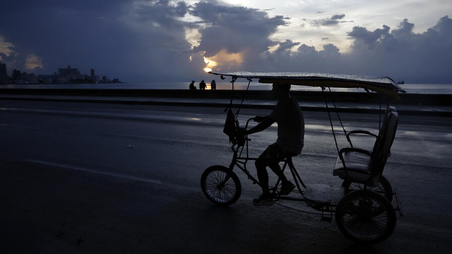 El mayor apagón de este martes en Cuba dejará al 72 % de la isla sin corriente a la vez El mayor apagón de este martes en Cuba dejará al 72 % de la isla sin corriente a la vez
