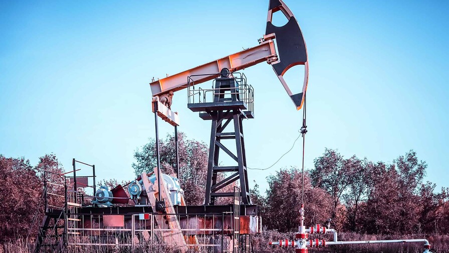 El petróleo se dispara por las exigencias de Estados Unidos e Irán El petróleo se dispara por las exigencias de Estados Unidos e Irán