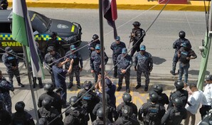 Polic&iacute;a refuerza seguridad en Navarrete durante jornada de huelga