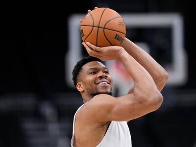 NBA: Giannis Antetokounmpo, baja sensible para Grecia