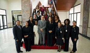 Estudiantes meritorios de la di&aacute;spora dominicana en Espa&ntilde;a recorren el pa&iacute;s en un viaje de aprendizaje