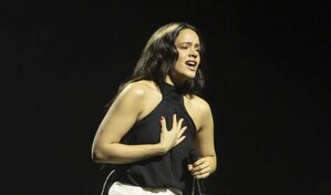 Rosalía bromea en Río sobre las relaciones abiertas: Piden fuego y no aguantan el calor