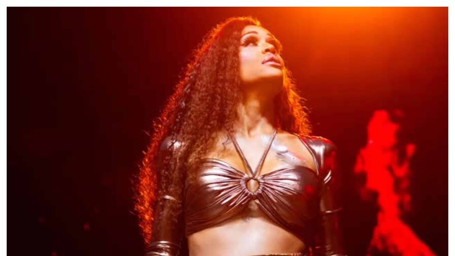 La cantante dominicana Anaís fue vista caminando desnuda en Nueva York tras crisis de salud mental La cantante dominicana Anaís fue vista caminando desnuda en Nueva York tras crisis de salud mental