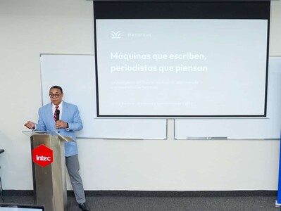 Banco Santa Cruz fortalece el periodismo