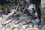 Presidente de Colombia decreta tres días de duelo nacional por fallecidos en el terremoto Presidente de Colombia decreta tres días de duelo nacional por fallecidos en el terremoto